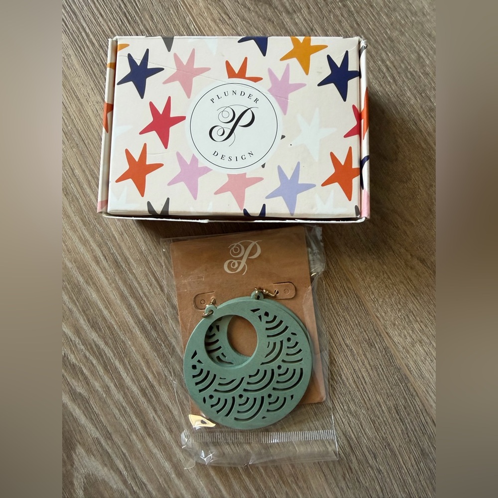 Plunder Green Circular Earrings